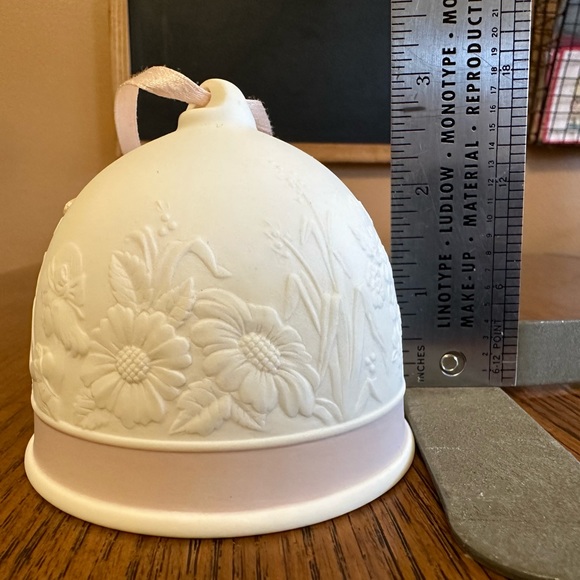 Lladro Collector’s Society Bell - Spring - Picture 7 of 8